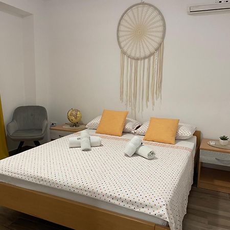 Apartmani Danica เนเรซีน ภายนอก รูปภาพ