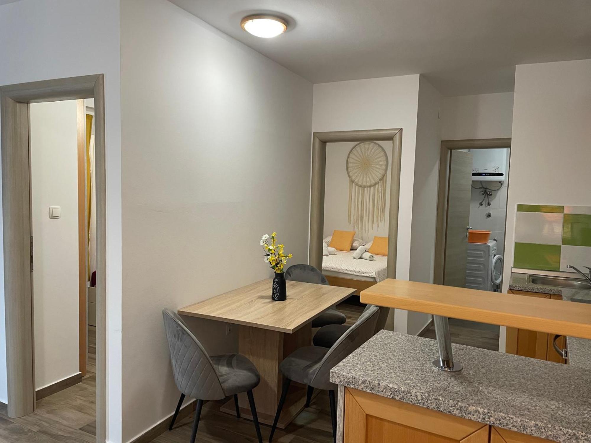 Apartmani Danica เนเรซีน ภายนอก รูปภาพ