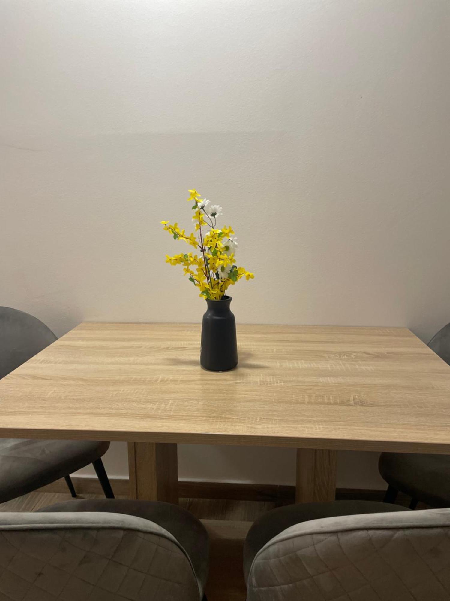 Apartmani Danica เนเรซีน ภายนอก รูปภาพ