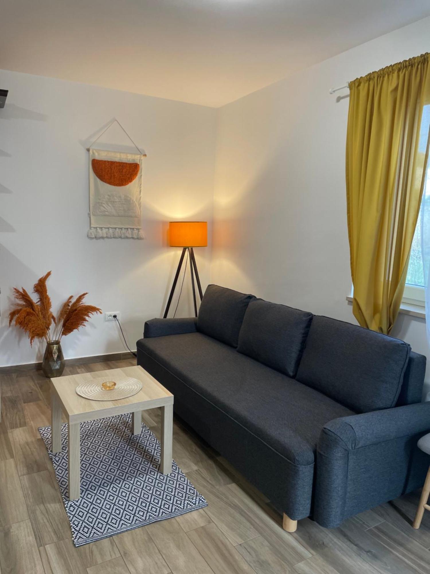 Apartmani Danica เนเรซีน ภายนอก รูปภาพ