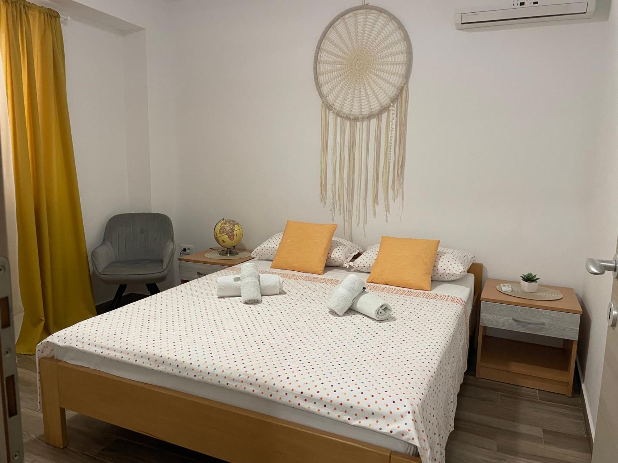 Apartmani Danica เนเรซีน ภายนอก รูปภาพ