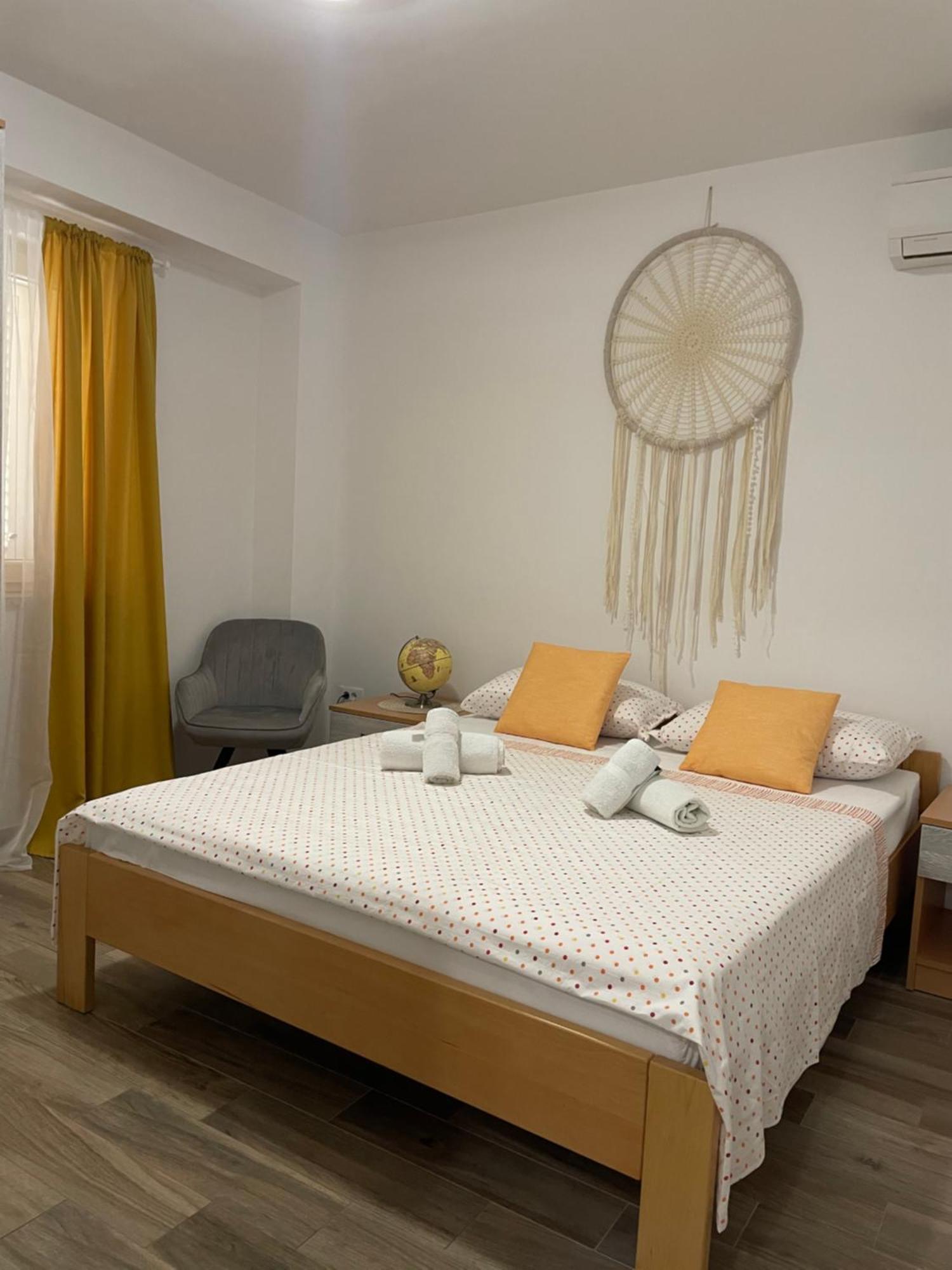 Apartmani Danica เนเรซีน ภายนอก รูปภาพ