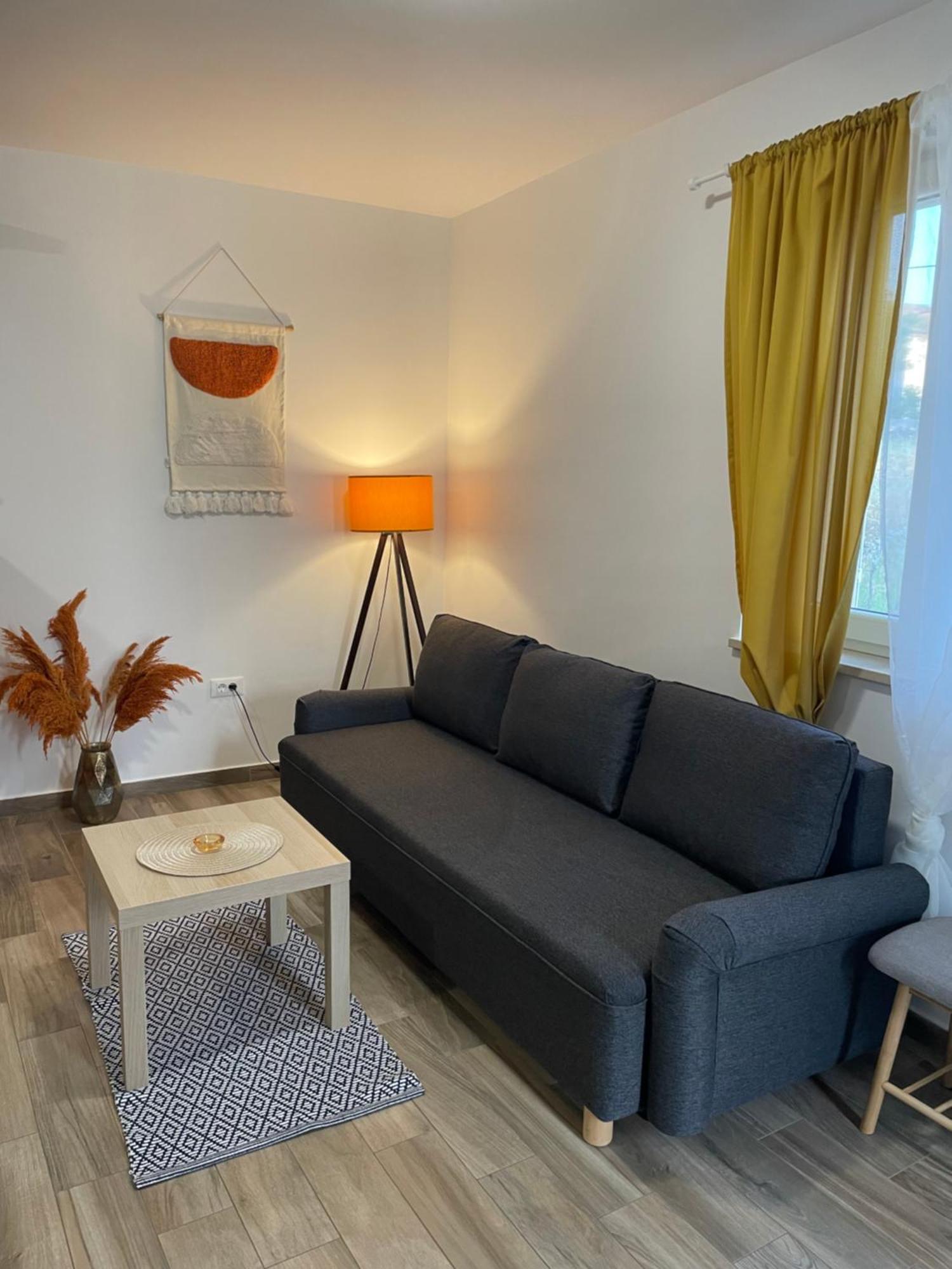 Apartmani Danica เนเรซีน ภายนอก รูปภาพ