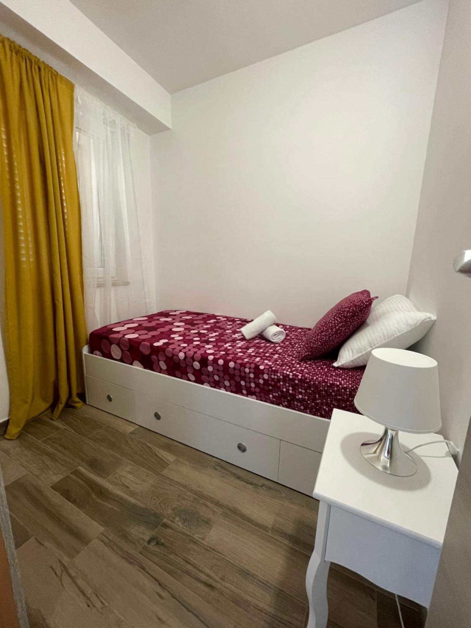 Apartmani Danica เนเรซีน ภายนอก รูปภาพ