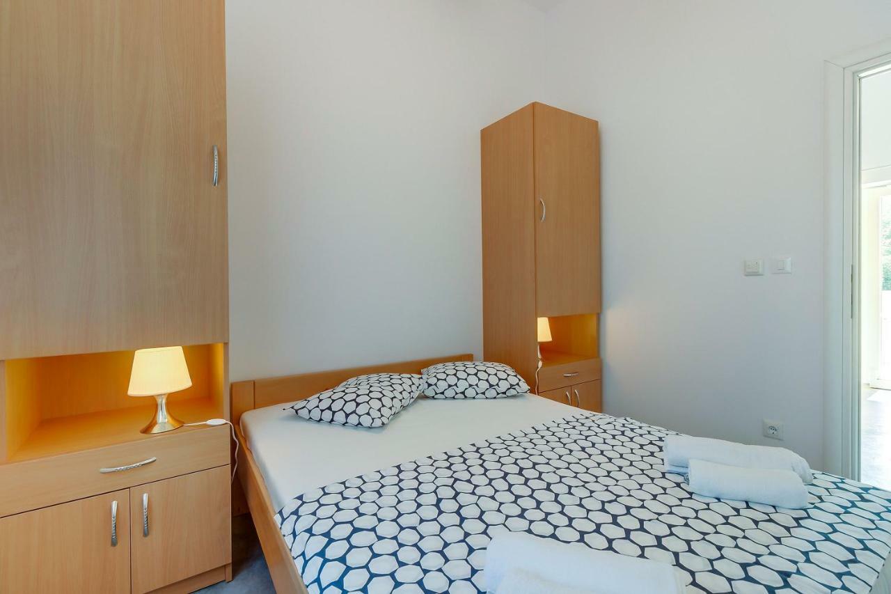 Apartmani Danica เนเรซีน ภายนอก รูปภาพ